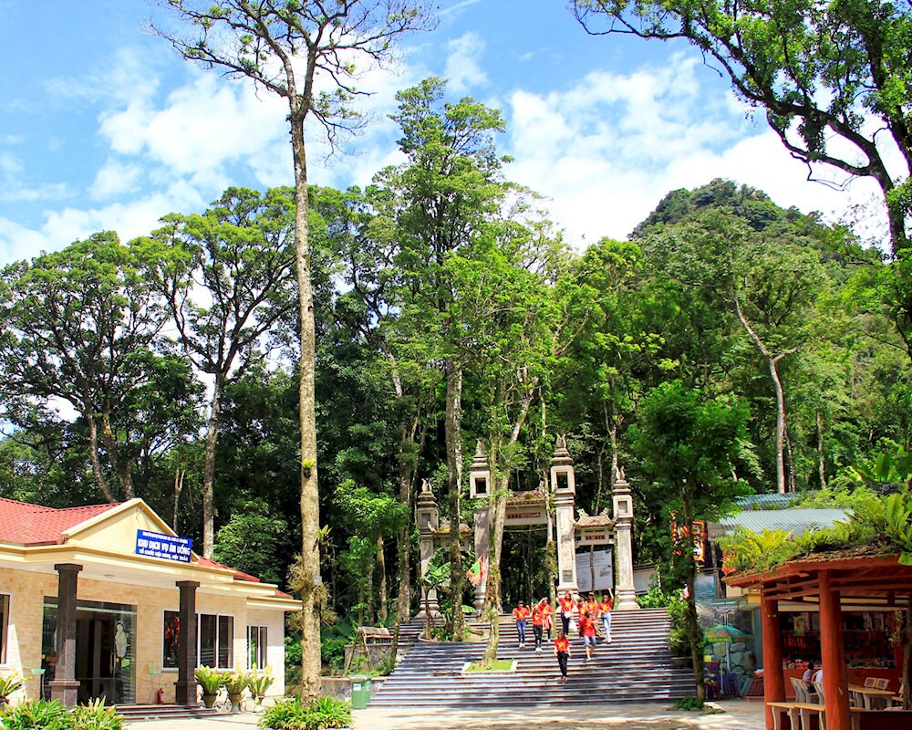 The temple has an elegant yet simple design, which is consistent with the humble nature of the Tan Vien Mountain God